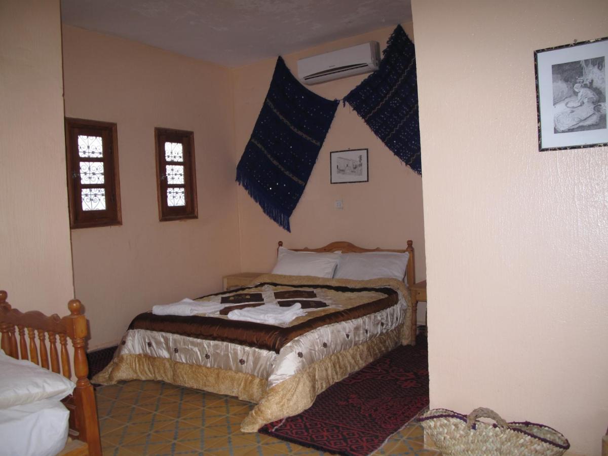 Hotel Riad Oasis 메르주가 객실 사진