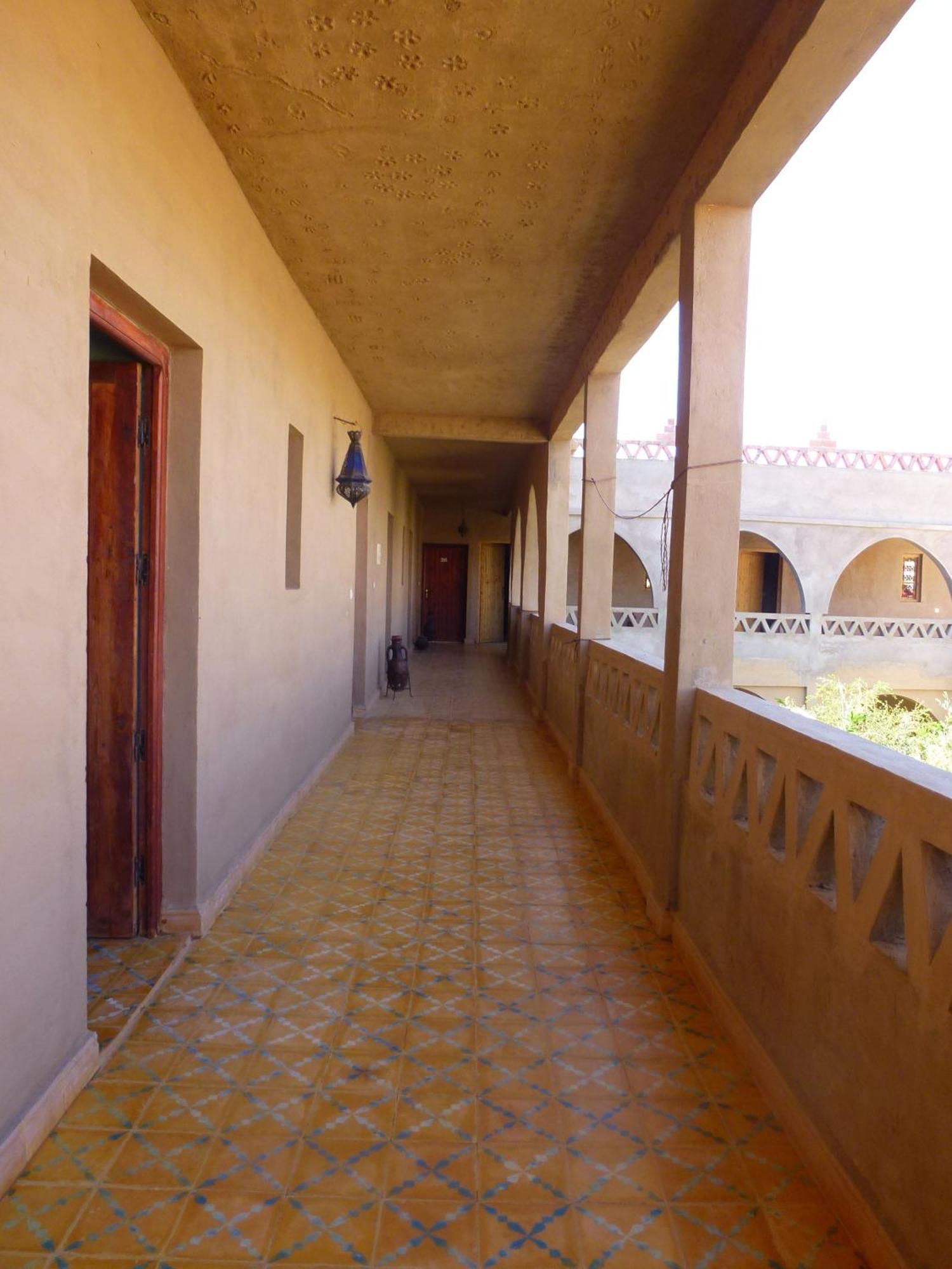 Hotel Riad Oasis 메르주가 외부 사진