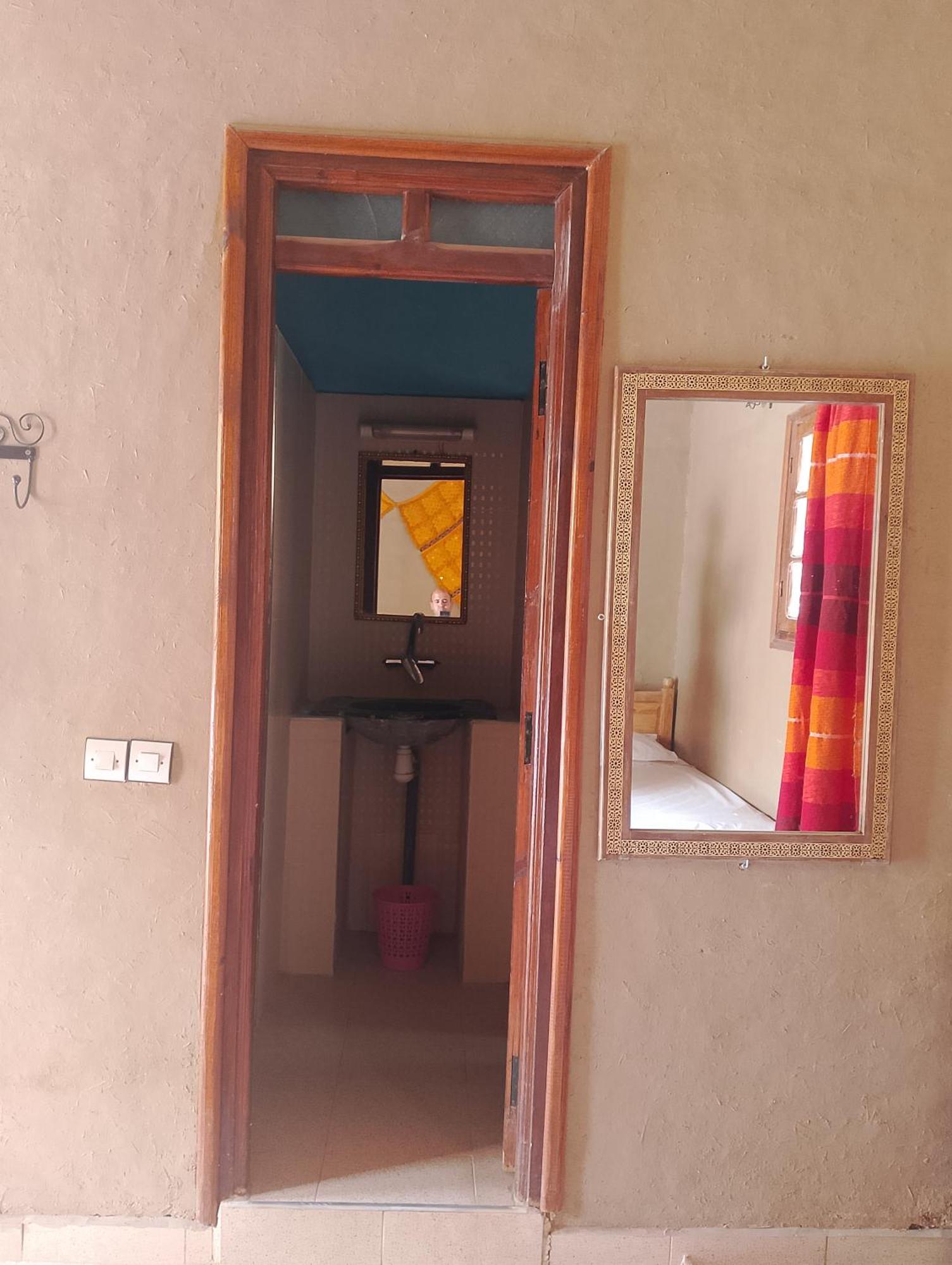Hotel Riad Oasis 메르주가 외부 사진